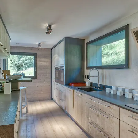Chalet Taina 4 Bedrooms *